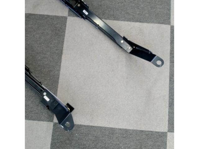 Fit/GD1 RECARO
Seat rail
Passenger side
2085.0151