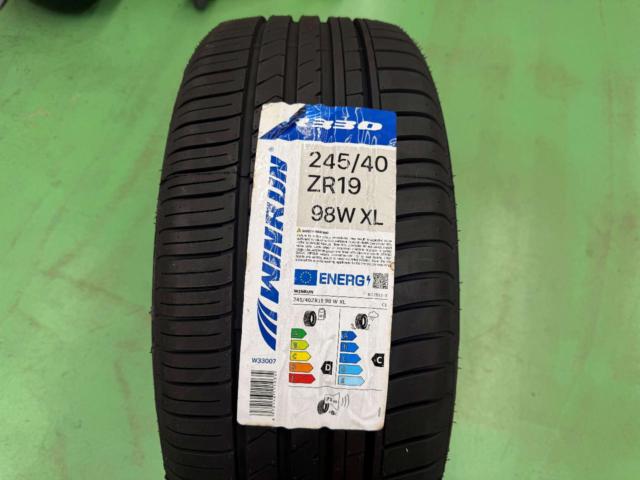 SUPERSTAR
LEONHARDIRITT
BEIFALL
+
WINRUN
R330