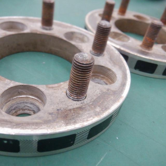20 mm
Unknown Manufacturer
Wide tread spacer
100-5H