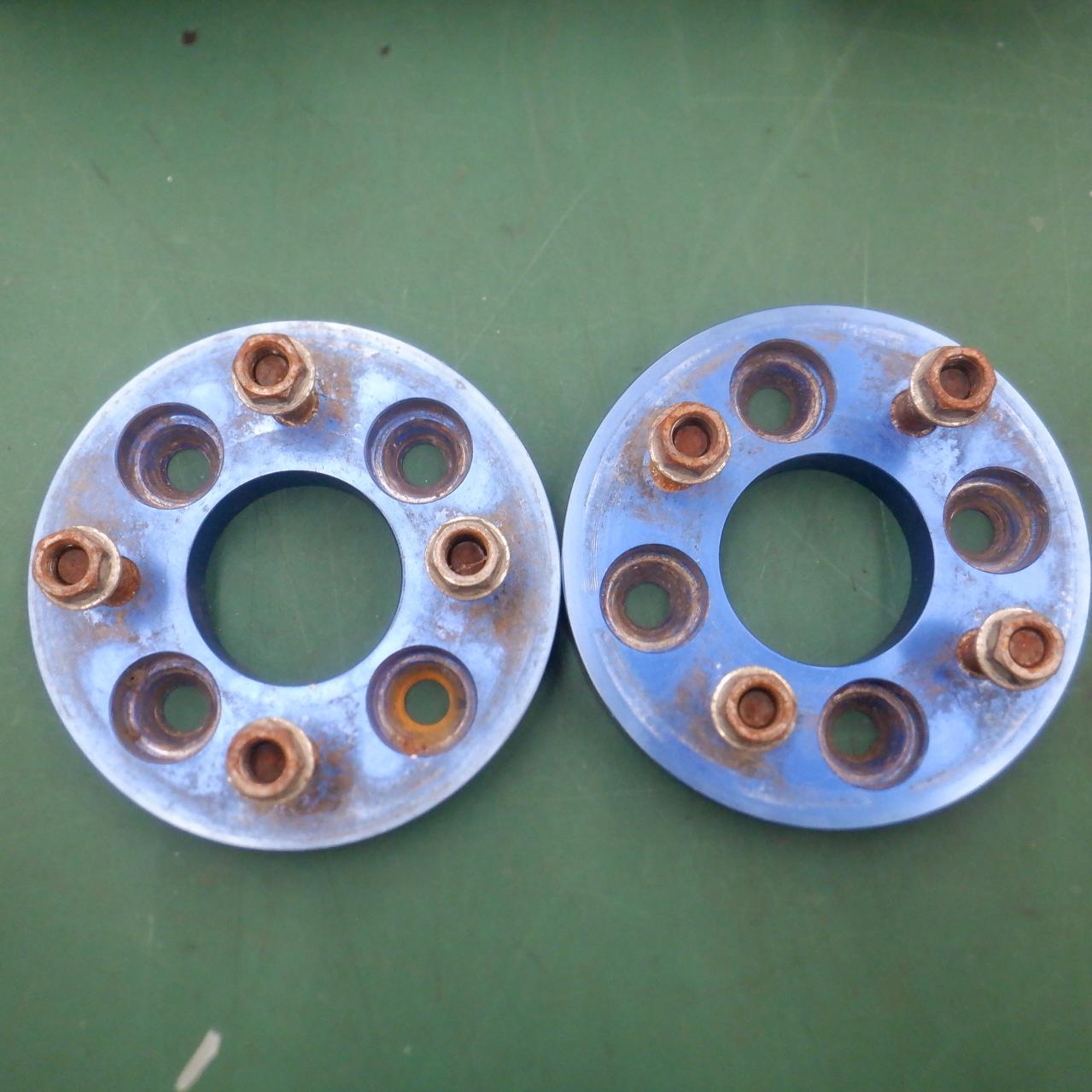 Unknown Manufacturer
Wide tread spacer
100-4H