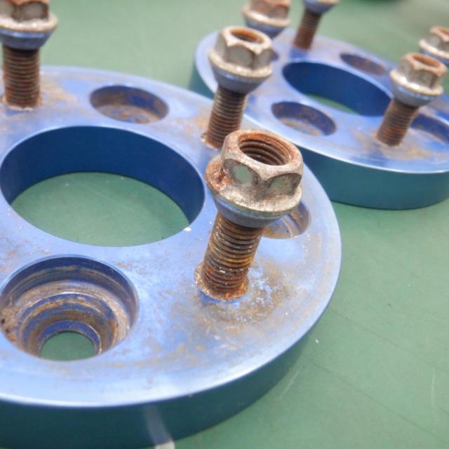 Unknown Manufacturer
Wide tread spacer
100-4H