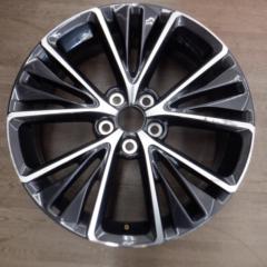 Toyota genuine
60 Series Prius
Z grade genuine wheel