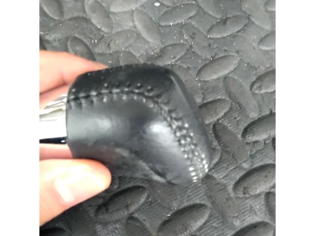 【トヨタ純正】80系ヴォクシー レザーシフトノブ