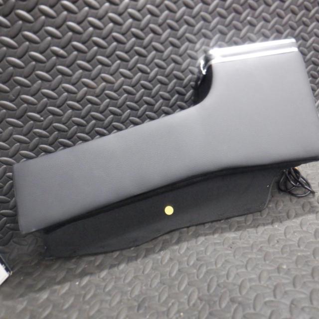 メーカー不明 センターコンソール N-BOXで使用