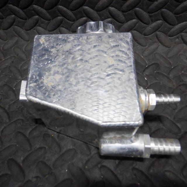 メーカー不明 オイルキャッチタンク?