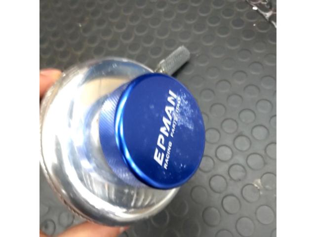 メーカー不明 パワステフルードタンク?