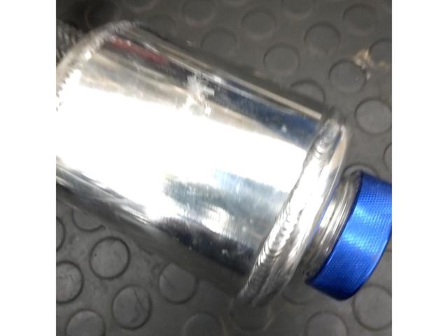 メーカー不明 パワステフルードタンク?