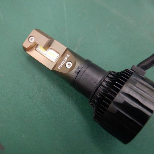 PHILIPS(フィリップス) LEDバルブ H4