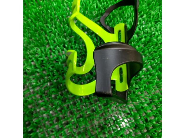 CANNONDALE ボトルケージ ブラック×グリーン