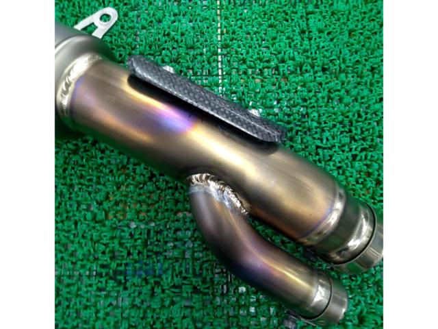 AKRAPOVIC slip-on
Muffler
GP style
S1000RR
17-18