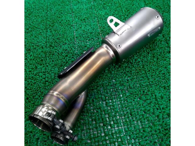 AKRAPOVIC slip-on
Muffler
GP style
S1000RR
17-18