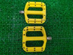 BURGTEC MK4 COMPOSITE PEDALS フラットペダル イエロー