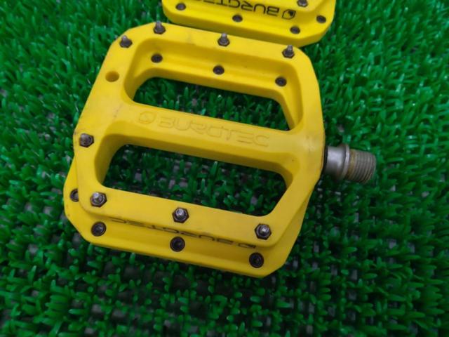 BURGTEC MK4 COMPOSITE PEDALS フラットペダル イエロー