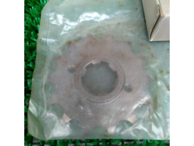 【HONDA】23801-429-010 純正フロントスプロケット 14T