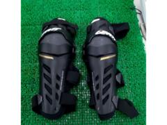 【LEATT】LEATT 22 DUAL AXIS ニーガード ブラック サイズL