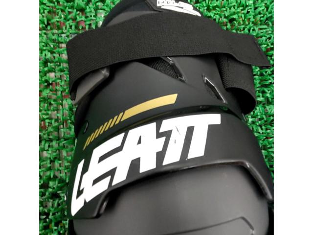 【LEATT】LEATT 22 DUAL AXIS ニーガード ブラック サイズL