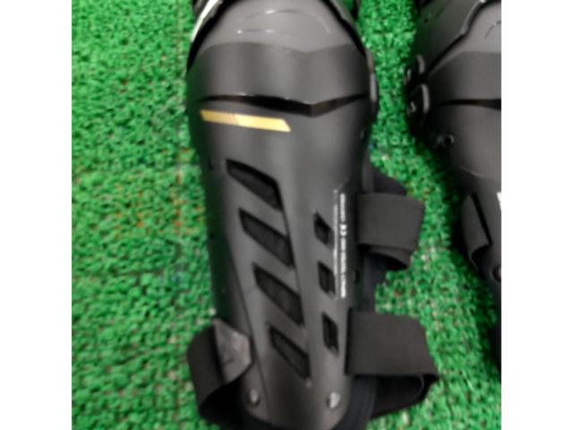 【LEATT】LEATT 22 DUAL AXIS ニーガード ブラック サイズL