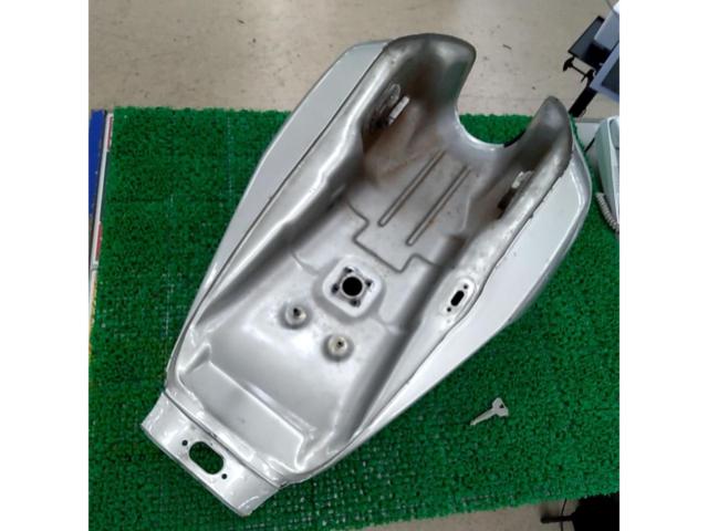 【YAMAHA】純正フューエルタンク XJR1200