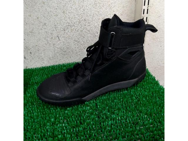 Gaerne G Rocket
Gore-Tex (black) riding shoes
Size 27.5cm