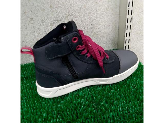 IRON
JIA'S Motorcycle Shoes
Men
Riding shoes
Size 39