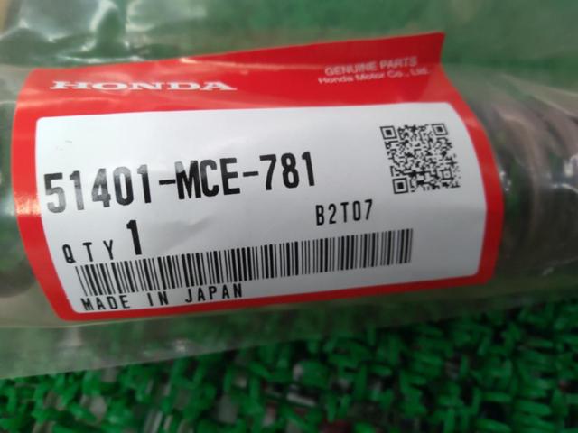 HONDA 51401-MCE-781
Genuine front fork spring set
CB400SF