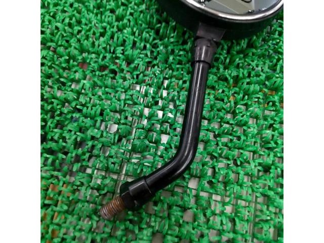 One Z2-type mirror from an unknown manufacturer.
General purpose 10mm positive screw