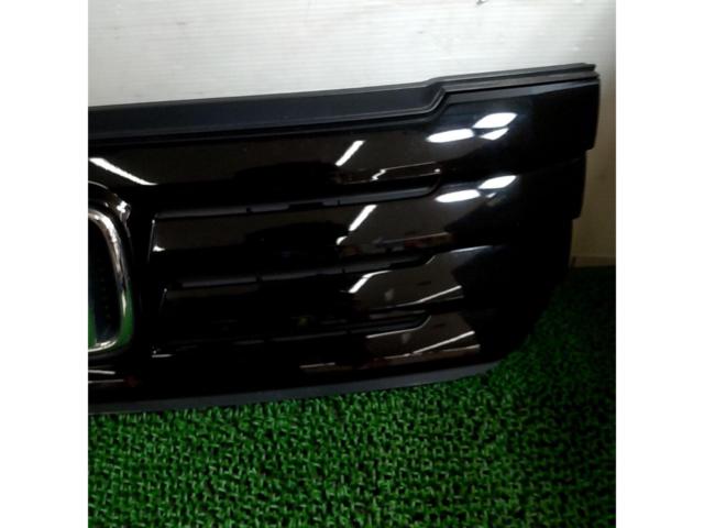 [N-BOX
Custom / JF1
2HONDA genuine parts
Front grille