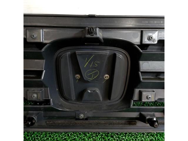 [N-BOX
Custom / JF1
2HONDA genuine parts
Front grille