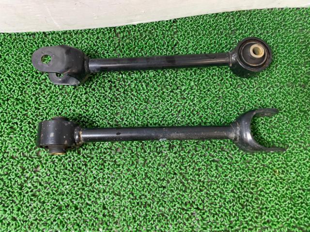 【プリウス/50系/2WD】トヨタ純正 リアアッパー+トーコントロール