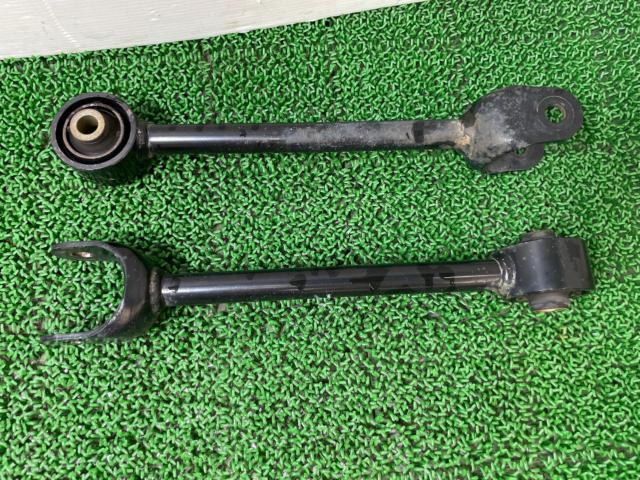 【プリウス/50系/2WD】トヨタ純正 リアアッパー+トーコントロール