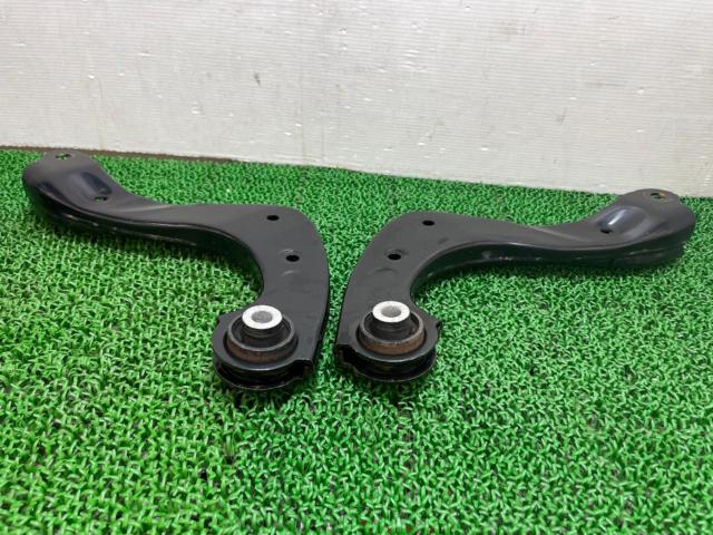 【プリウス/50系/2WD】トヨタ純正 リアアッパー+トーコントロール