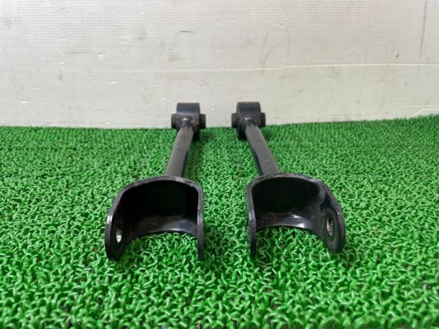 【プリウス/50系/2WD】トヨタ純正 リアアッパー+トーコントロール
