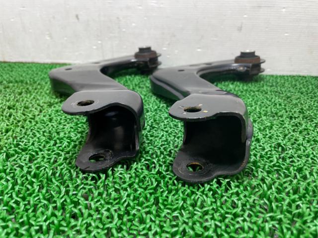 【プリウス/50系/2WD】トヨタ純正 リアアッパー+トーコントロール