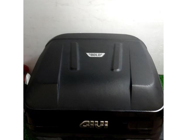 容量:32L GIVI B32NBD モノロックケース