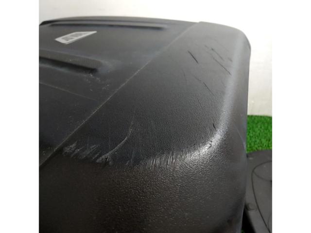容量:32L GIVI B32NBD モノロックケース
