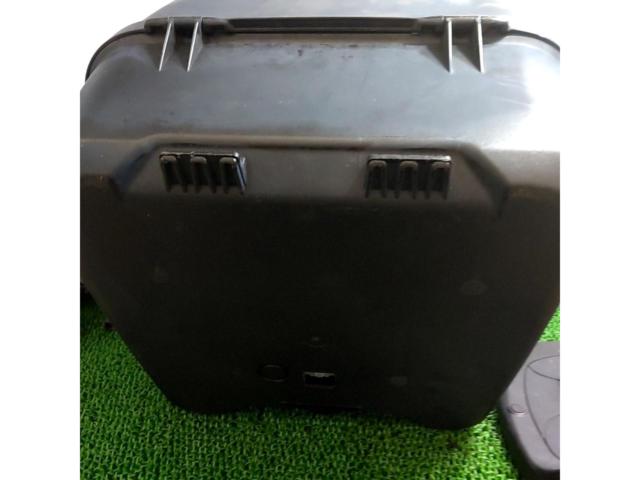 容量:32L GIVI B32NBD モノロックケース