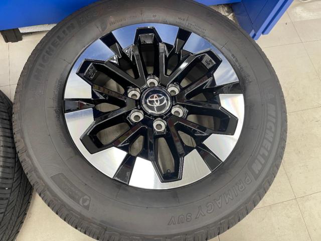 コンテナ トヨタ純正 ハイラックス GUN226 Zグレードホイール  + MICHELIN PRIMACY SUV