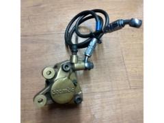 YAMAHA JOG
ZR
Genuine
made brembo
2POT
Caliper
Yamanbo