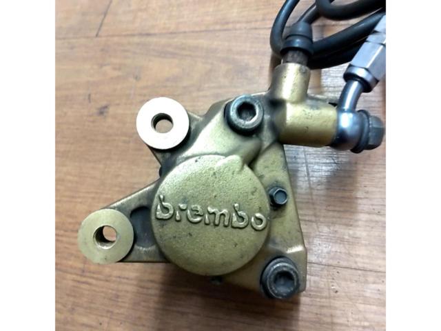 YAMAHA JOG
ZR
Genuine
made brembo
2POT
Caliper
Yamanbo