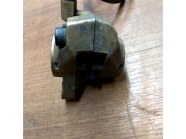 YAMAHA JOG
ZR
Genuine
made brembo
2POT
Caliper
Yamanbo