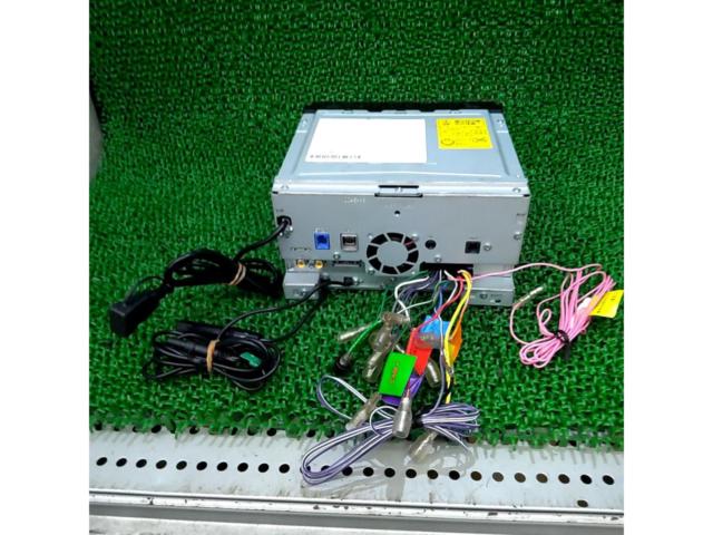 【ディスプレイに線傷】KENWOOD MDV-D307BT