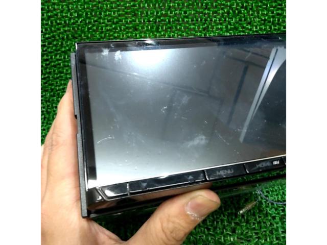 【ディスプレイに線傷】KENWOOD MDV-S711HD