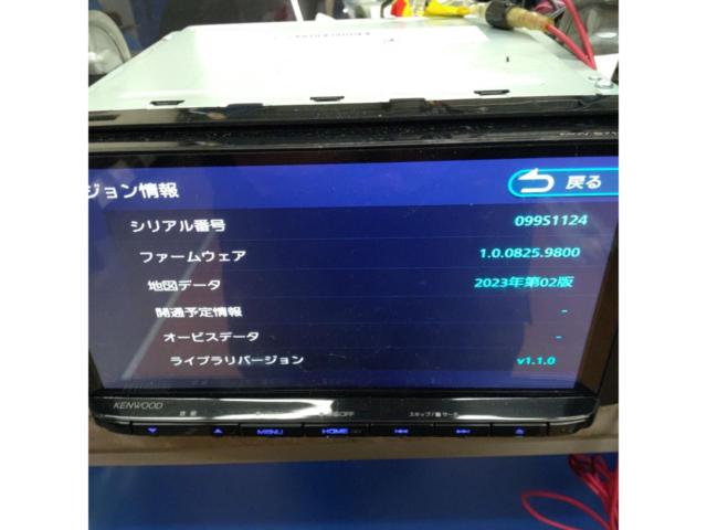 【ディスプレイに線傷】KENWOOD MDV-S711HD
