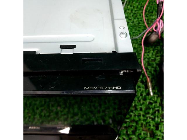 【ディスプレイに線傷】KENWOOD MDV-S711HD