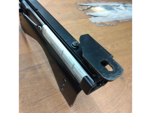 RECARO 86/BRZ
Seat rail
R
Right
Driver side