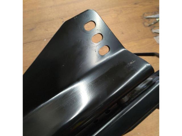 RECARO 86/BRZ
Seat rail
R
Right
Driver side