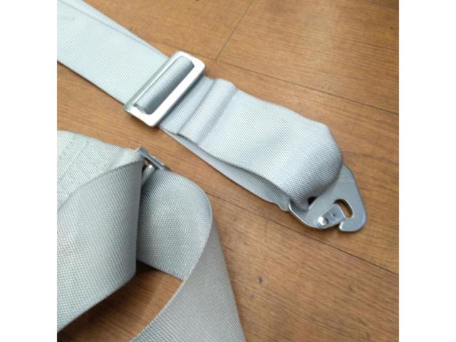 HPI
3 inches
Turnbuckle four-point seat belt