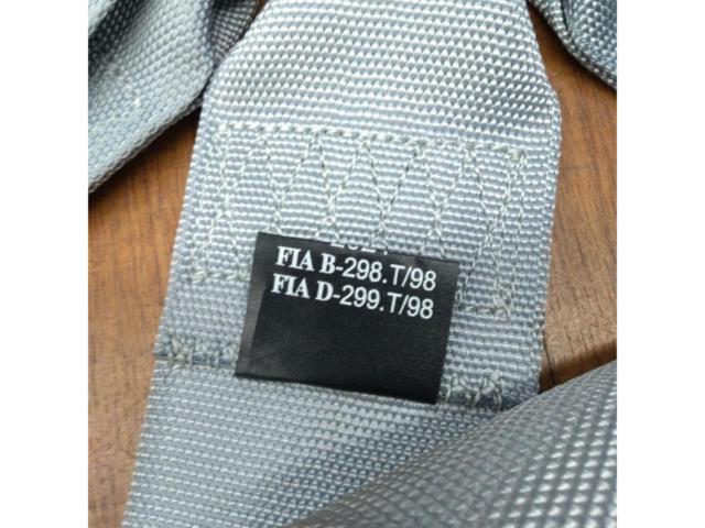 HPI
3 inches
Turnbuckle four-point seat belt
