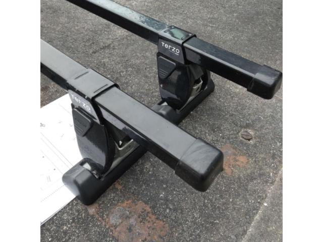 TERZO
EF14BL+EB5 *Vehicle-specific hooks are required.