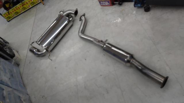 Wakeari
Nissan
Made FUJITSUBO
Fairlady Z (Z33
The previous fiscal year)
Genuine
Options muffler